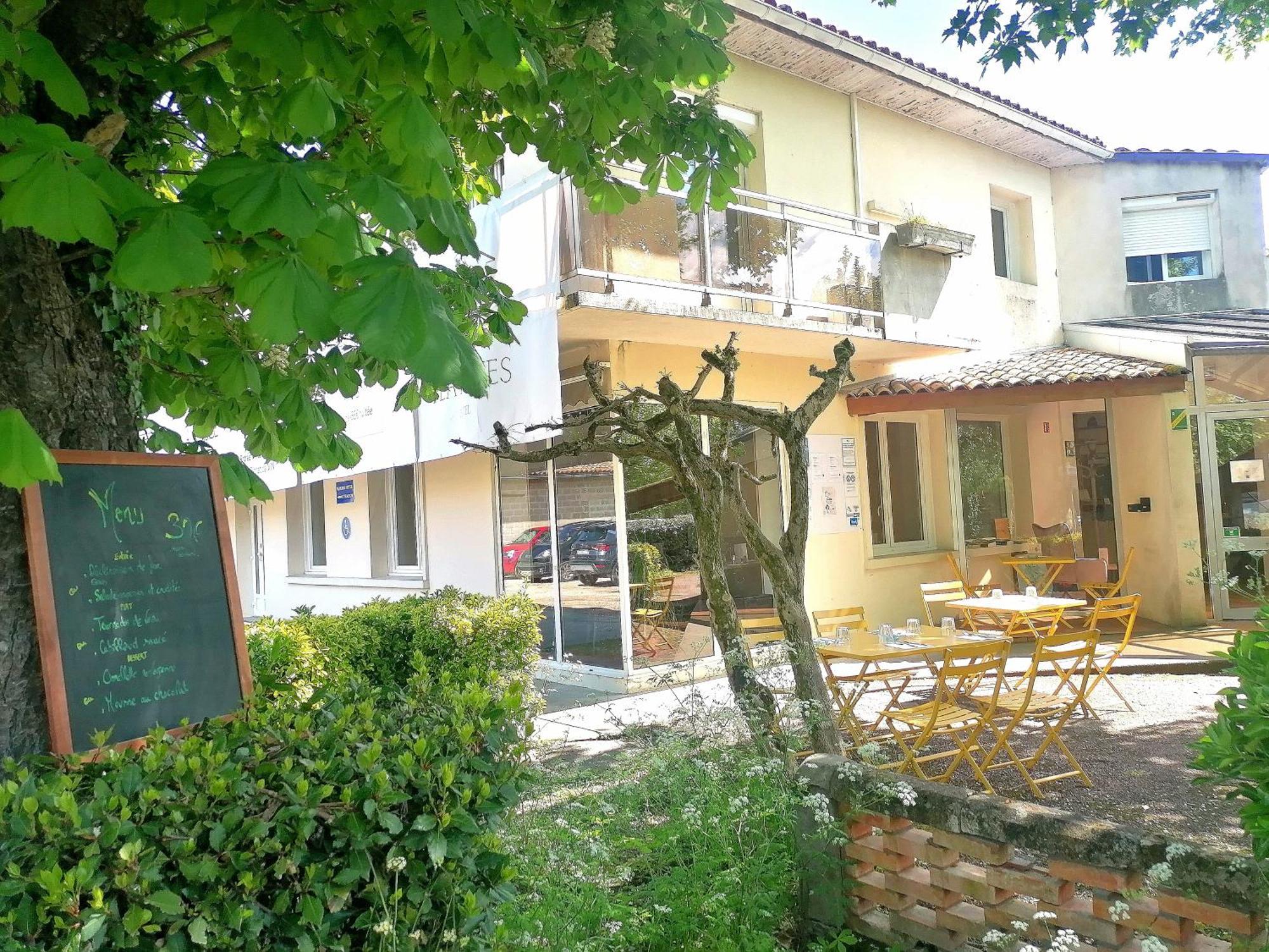 Hotel Platanes - Kb Hotel Group Etauliers Buitenkant foto